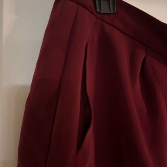 Sz L color cherry. No stains or tears. Excellent condition - Picture 3 of 4